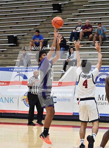 Thumbnail 2 in Klein Cain vs Tompkins (McDonald's Texas Invitational) photogallery.