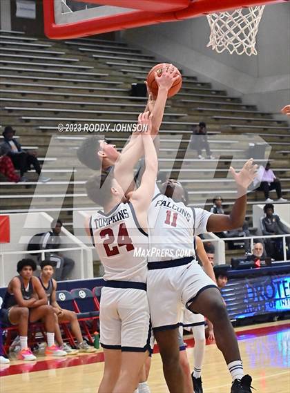 Thumbnail 2 in Klein Cain vs Tompkins (McDonald's Texas Invitational) photogallery.