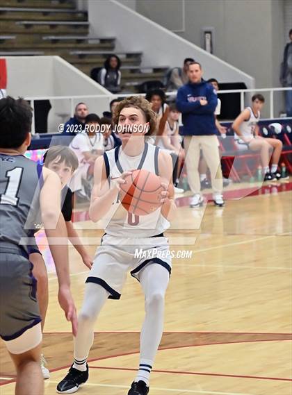 Thumbnail 3 in Klein Cain vs Tompkins (McDonald's Texas Invitational) photogallery.