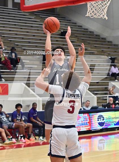 Thumbnail 3 in Klein Cain vs Tompkins (McDonald's Texas Invitational) photogallery.