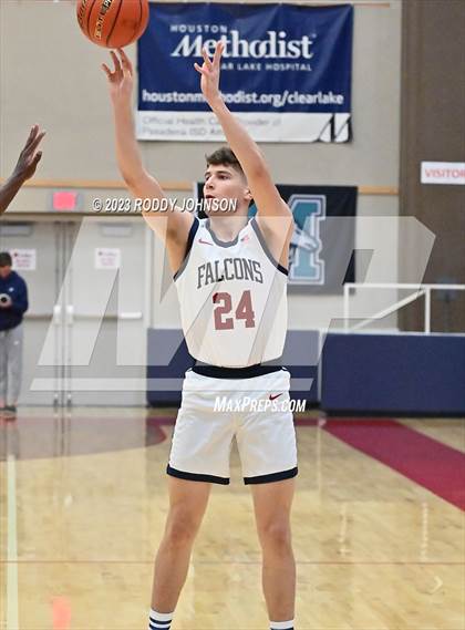 Thumbnail 3 in Klein Cain vs Tompkins (McDonald's Texas Invitational) photogallery.