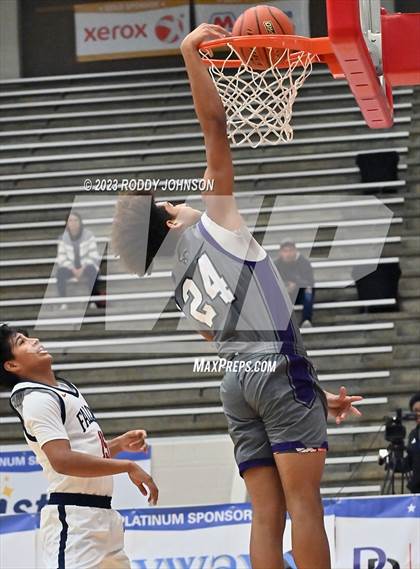 Thumbnail 1 in Klein Cain vs Tompkins (McDonald's Texas Invitational) photogallery.