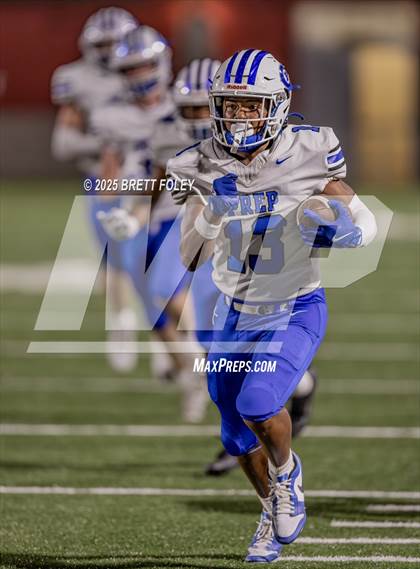 Thumbnail 3 in Creighton Prep @ Lincoln Southeast photogallery.