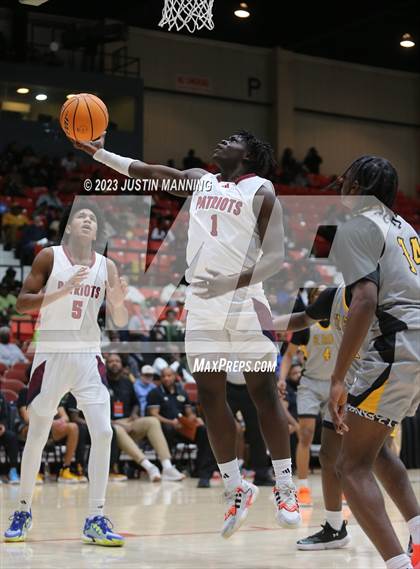 Thumbnail 3 in Sandy Creek vs. St. Francis Academy (King Cotton Classic) photogallery.