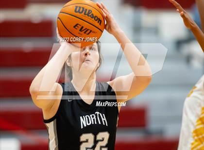 Thumbnail 2 in North Atlanta vs Eagle's Landing (Screamin Demon Invitational) photogallery.