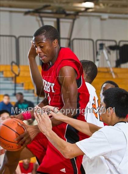 Thumbnail 2 in Crosby vs La Porte (McDonald's Texas Invitational) photogallery.