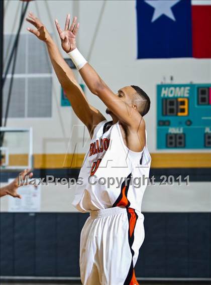 Thumbnail 1 in Crosby vs La Porte (McDonald's Texas Invitational) photogallery.