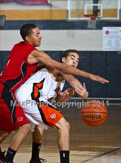 Thumbnail 3 in Crosby vs La Porte (McDonald's Texas Invitational) photogallery.