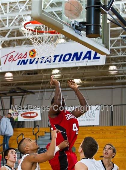 Thumbnail 2 in Crosby vs La Porte (McDonald's Texas Invitational) photogallery.