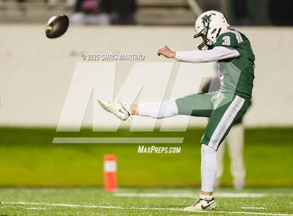 Thumbnail 2 in Summerville vs. Dutch Fork (SCHSL 5A Division 1 Final) photogallery.
