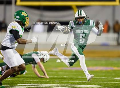 Thumbnail 3 in Summerville vs. Dutch Fork (SCHSL 5A Division 1 Final) photogallery.