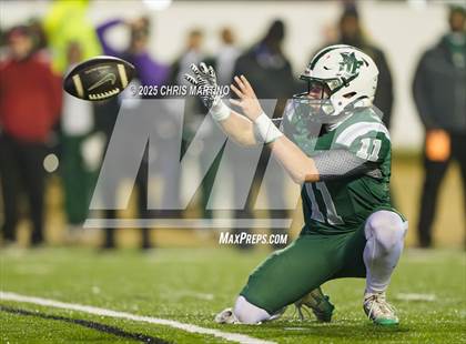 Thumbnail 3 in Summerville vs. Dutch Fork (SCHSL 5A Division 1 Final) photogallery.