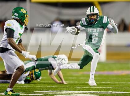 Thumbnail 2 in Summerville vs. Dutch Fork (SCHSL 5A Division 1 Final) photogallery.