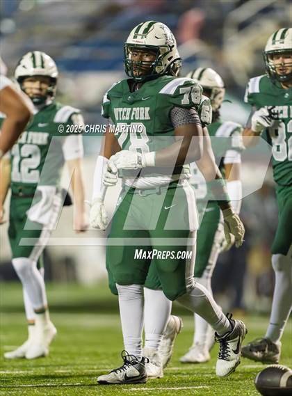 Thumbnail 1 in Summerville vs. Dutch Fork (SCHSL 5A Division 1 Final) photogallery.