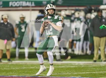 Thumbnail 3 in Summerville vs. Dutch Fork (SCHSL 5A Division 1 Final) photogallery.