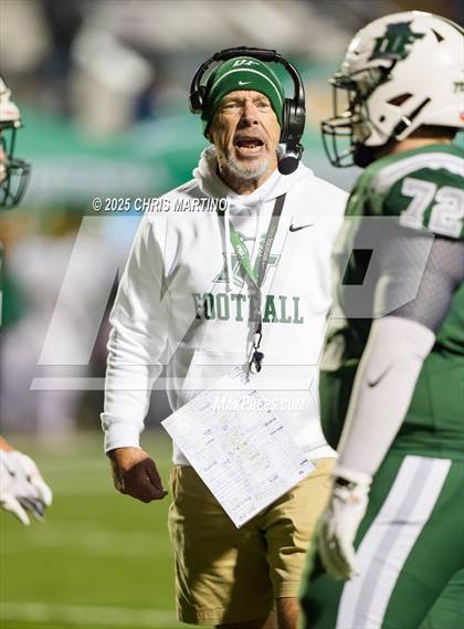 Thumbnail 3 in Summerville vs. Dutch Fork (SCHSL 5A Division 1 Final) photogallery.