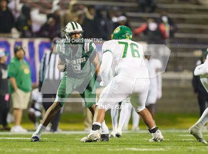 Thumbnail 1 in Summerville vs. Dutch Fork (SCHSL 5A Division 1 Final) photogallery.