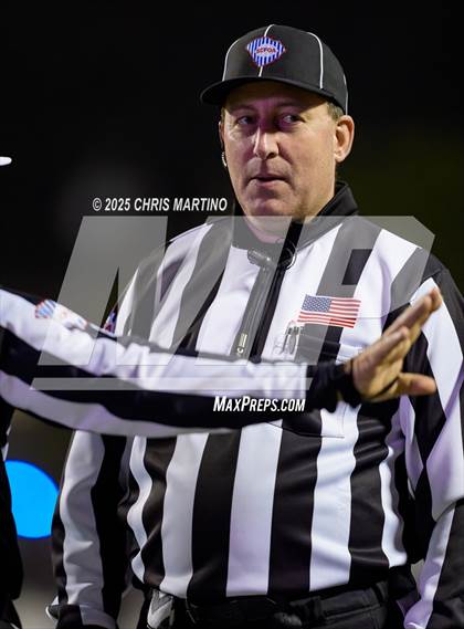 Thumbnail 1 in Summerville vs. Dutch Fork (SCHSL 5A Division 1 Final) photogallery.