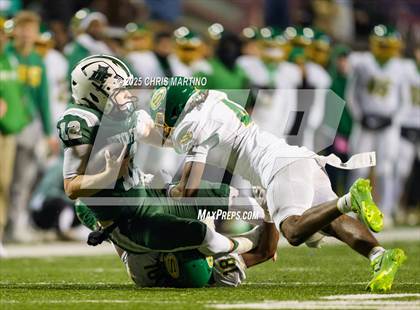 Thumbnail 3 in Summerville vs. Dutch Fork (SCHSL 5A Division 1 Final) photogallery.
