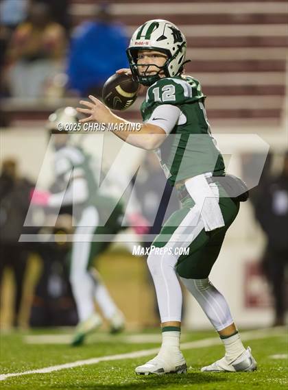 Thumbnail 1 in Summerville vs. Dutch Fork (SCHSL 5A Division 1 Final) photogallery.