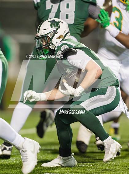 Thumbnail 3 in Summerville vs. Dutch Fork (SCHSL 5A Division 1 Final) photogallery.