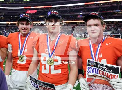 Thumbnail 3 in Celina vs. Kilgore (UIL 4A Division I Football Final Medal Ceremony) photogallery.