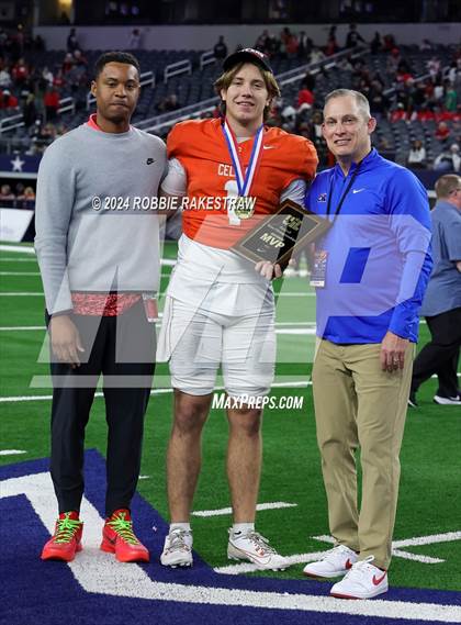 Thumbnail 3 in Celina vs. Kilgore (UIL 4A Division I Football Final Medal Ceremony) photogallery.