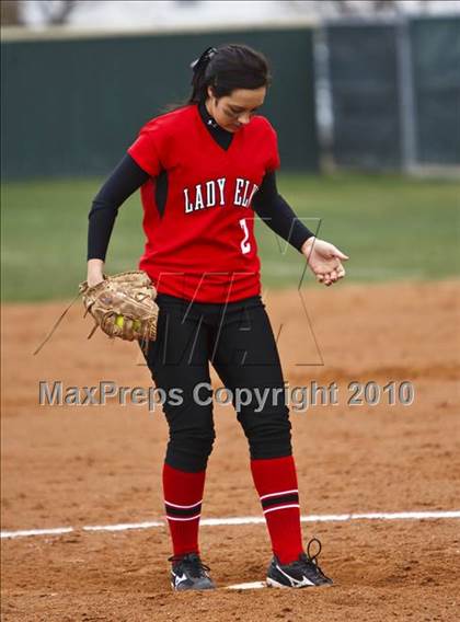 Thumbnail 3 in Burleson vs. Keller photogallery.