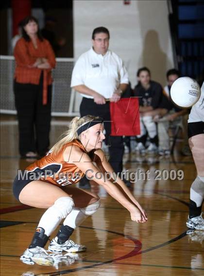 Thumbnail 3 in Hutto vs Travis (4A Region IV, Bi-District) photogallery.