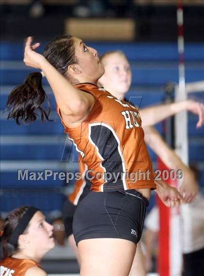Thumbnail 1 in Hutto vs Travis (4A Region IV, Bi-District) photogallery.