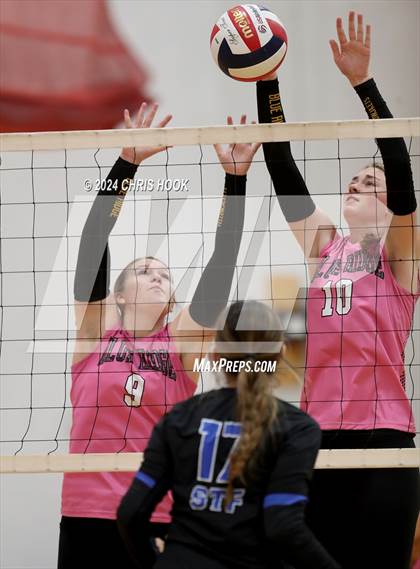 Thumbnail 2 in Blue Ridge vs San Tan Foothills (The Florence VB Invitational) photogallery.