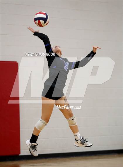 Thumbnail 3 in Blue Ridge vs San Tan Foothills (The Florence VB Invitational) photogallery.