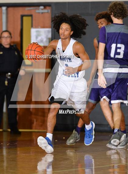 Thumbnail 2 in North Crowley vs Ridge Point (McDonald's Texas Invitational) photogallery.