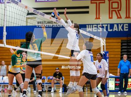 Thumbnail 1 in Moorpark @ Westlake photogallery.