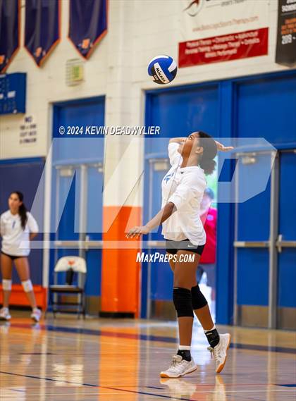 Thumbnail 3 in Moorpark @ Westlake photogallery.