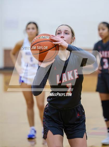 Thumbnail 1 in Lake Belton vs Nolan Catholic (AutoWorld Chevrolet GMC Year-End Classic) photogallery.