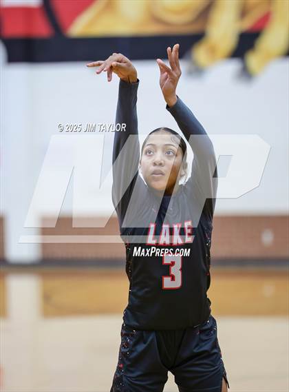 Thumbnail 2 in Lake Belton vs Nolan Catholic (AutoWorld Chevrolet GMC Year-End Classic) photogallery.