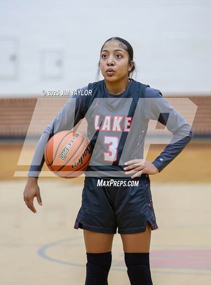 Thumbnail 3 in Lake Belton vs Nolan Catholic (AutoWorld Chevrolet GMC Year-End Classic) photogallery.