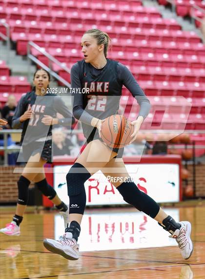 Thumbnail 3 in Lake Belton vs Nolan Catholic (AutoWorld Chevrolet GMC Year-End Classic) photogallery.