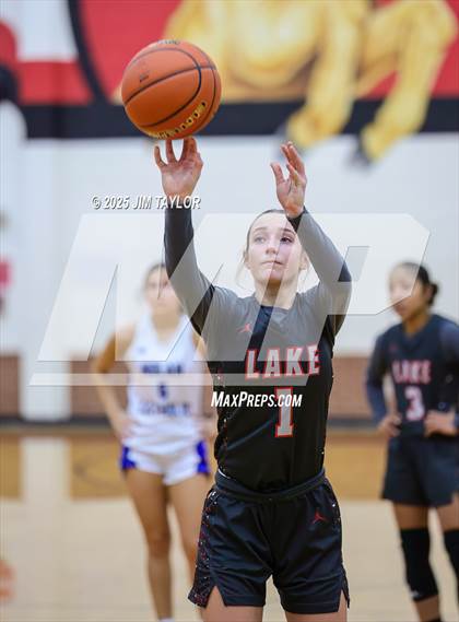 Thumbnail 2 in Lake Belton vs Nolan Catholic (AutoWorld Chevrolet GMC Year-End Classic) photogallery.