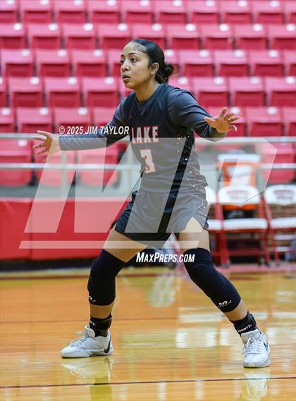 Thumbnail 2 in Lake Belton vs Nolan Catholic (AutoWorld Chevrolet GMC Year-End Classic) photogallery.