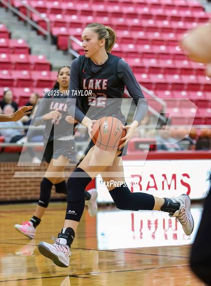 Thumbnail 1 in Lake Belton vs Nolan Catholic (AutoWorld Chevrolet GMC Year-End Classic) photogallery.