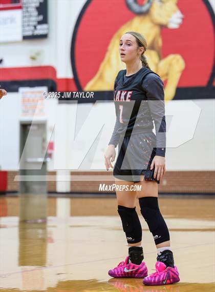 Thumbnail 3 in Lake Belton vs Nolan Catholic (AutoWorld Chevrolet GMC Year-End Classic) photogallery.