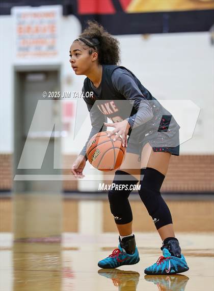 Thumbnail 2 in Lake Belton vs Nolan Catholic (AutoWorld Chevrolet GMC Year-End Classic) photogallery.
