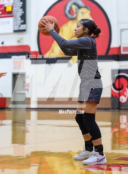 Thumbnail 2 in Lake Belton vs Nolan Catholic (AutoWorld Chevrolet GMC Year-End Classic) photogallery.