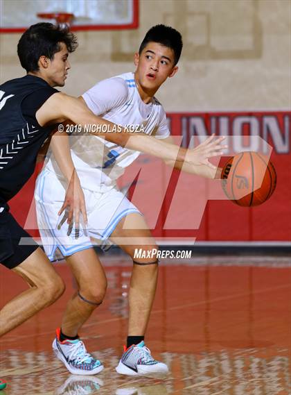 Thumbnail 2 in Bishop Montgomery vs. Saugus (Ryse Williams/Pac Shores Tournament) photogallery.
