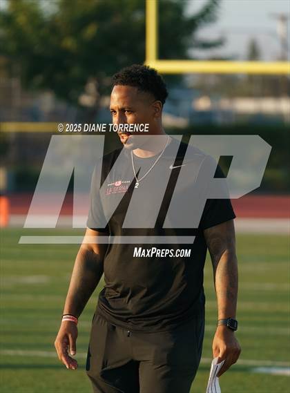 Thumbnail 3 in La Serna vs. Roosevelt (CIF SS Division 3 Championship) photogallery.