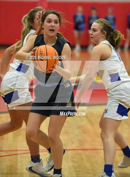 Thumbnail 1 in Harrison vs. Pulaski Academy (AAA 4A Regional Playoff) photogallery.
