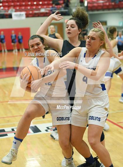 Thumbnail 1 in Harrison vs. Pulaski Academy (AAA 4A Regional Playoff) photogallery.