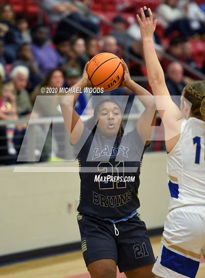Thumbnail 3 in Harrison vs. Pulaski Academy (AAA 4A Regional Playoff) photogallery.